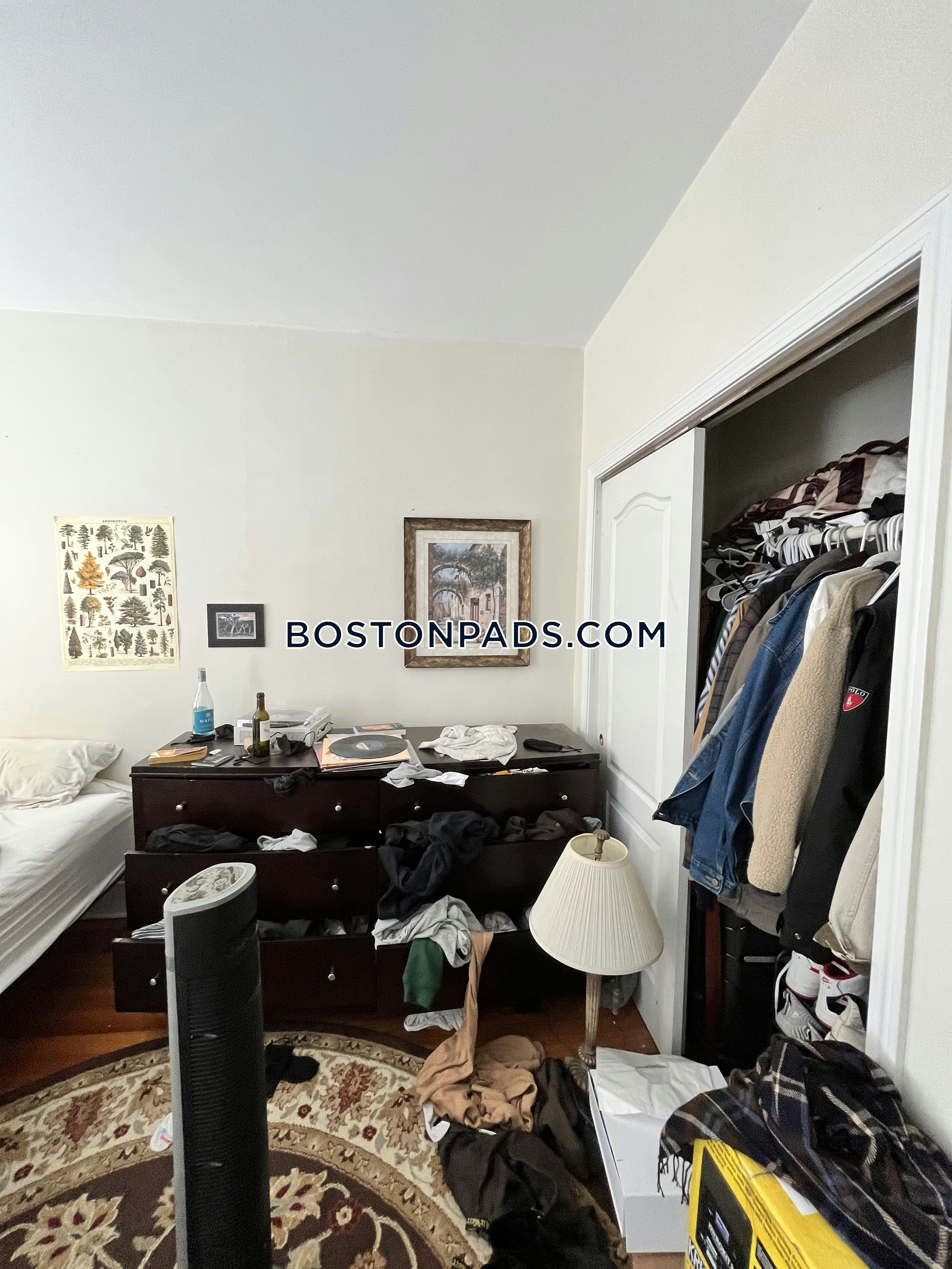 Boston - 3 Beds, 1 Baths