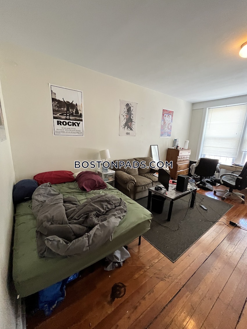 BOSTON - ALLSTON - 3 Beds, 1 Bath - Image 4