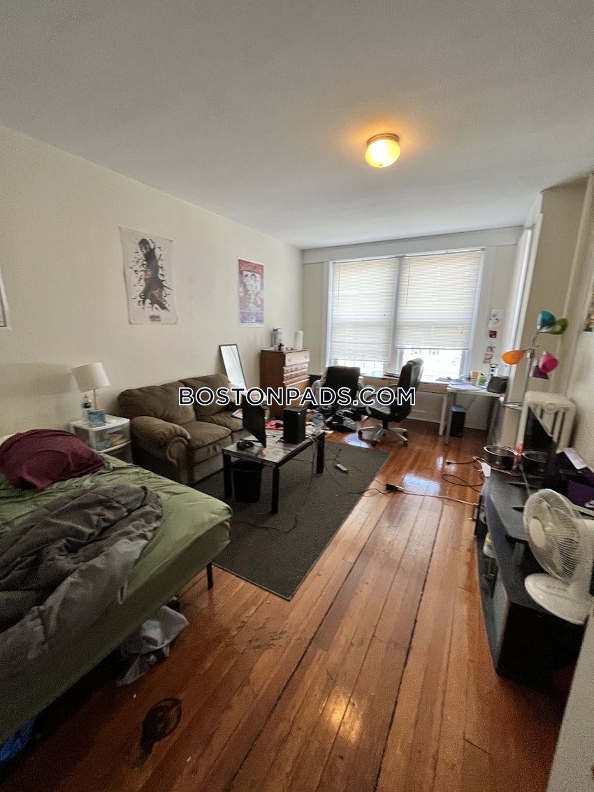 BOSTON - ALLSTON - 3 Beds, 1 Bath - Image 3