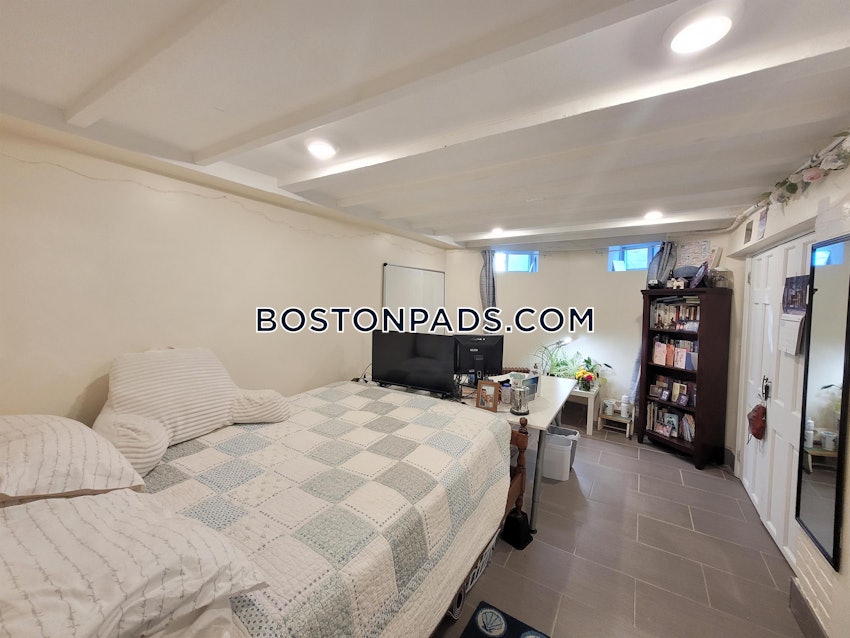 BOSTON - JAMAICA PLAIN - JAMAICA POND/PONDSIDE - 4 Beds, 3 Baths - Image 8