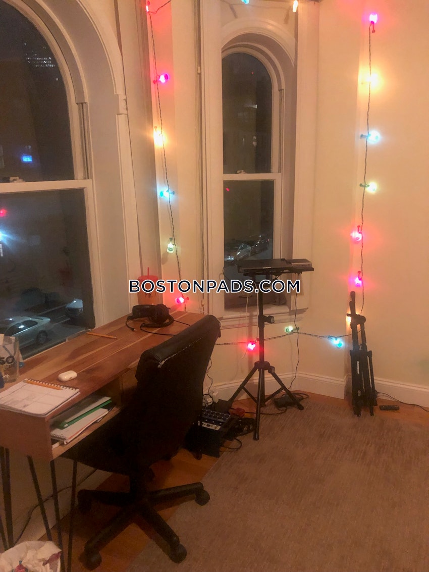 BOSTON - NORTHEASTERN/SYMPHONY - 3 Beds, 1 Bath - Image 3