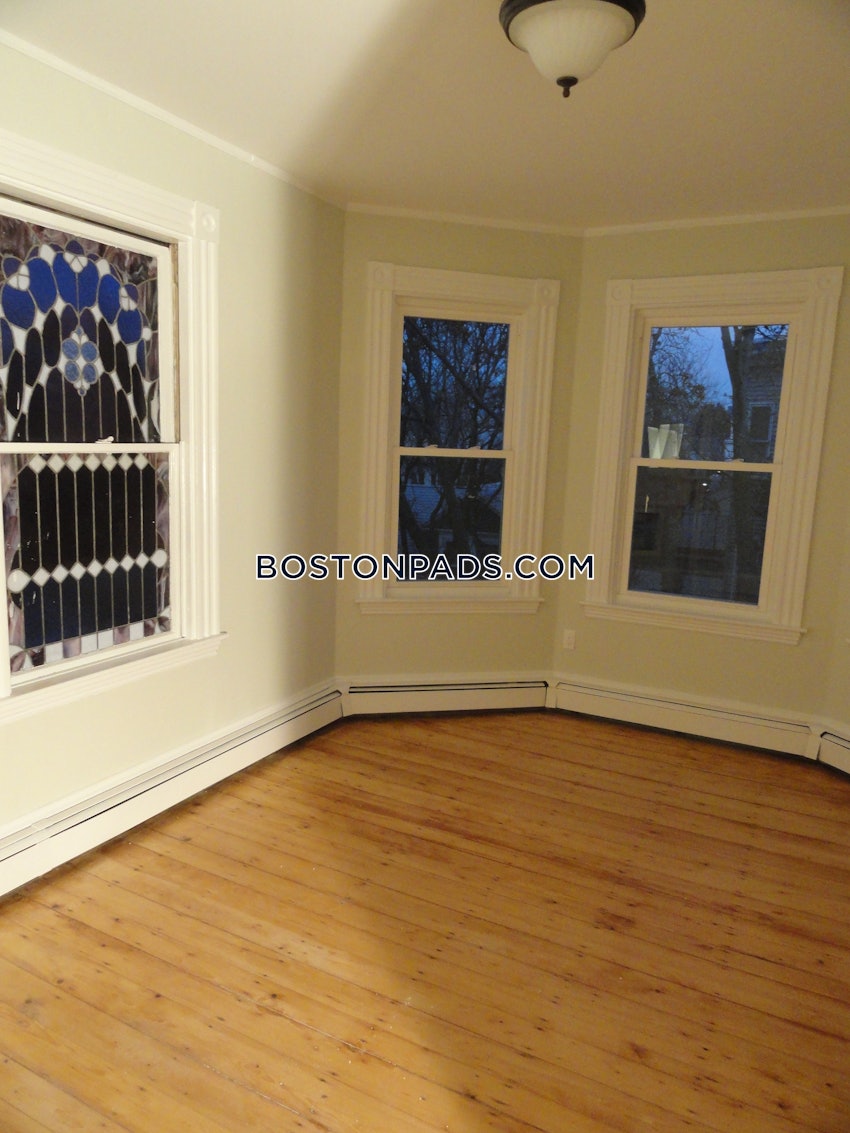 CAMBRIDGE - CENTRAL SQUARE/CAMBRIDGEPORT - 5 Beds, 2 Baths - Image 4