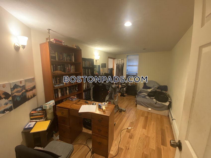 BOSTON - ALLSTON - 5 Beds, 2.5 Baths - Image 8