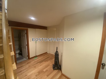 Boston - 5 Beds, 2.5 Baths