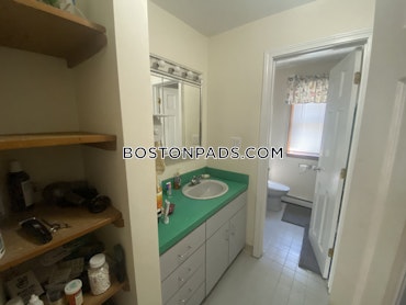 Boston - 5 Beds, 2.5 Baths