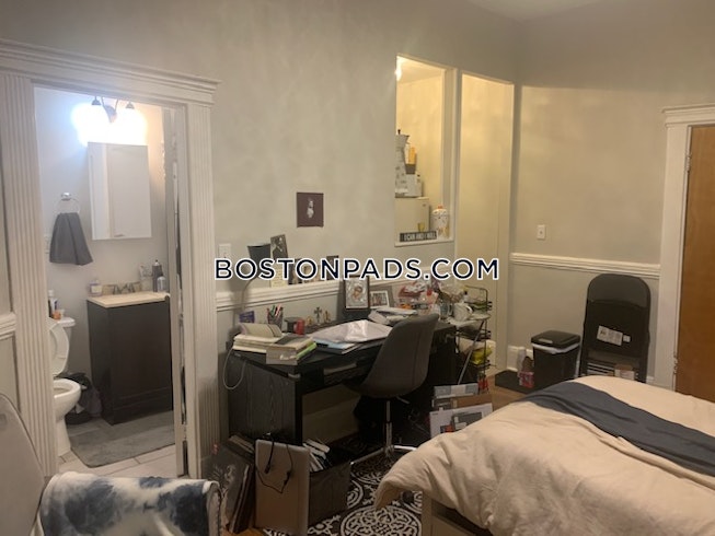 Boston - $2,600+ /mo