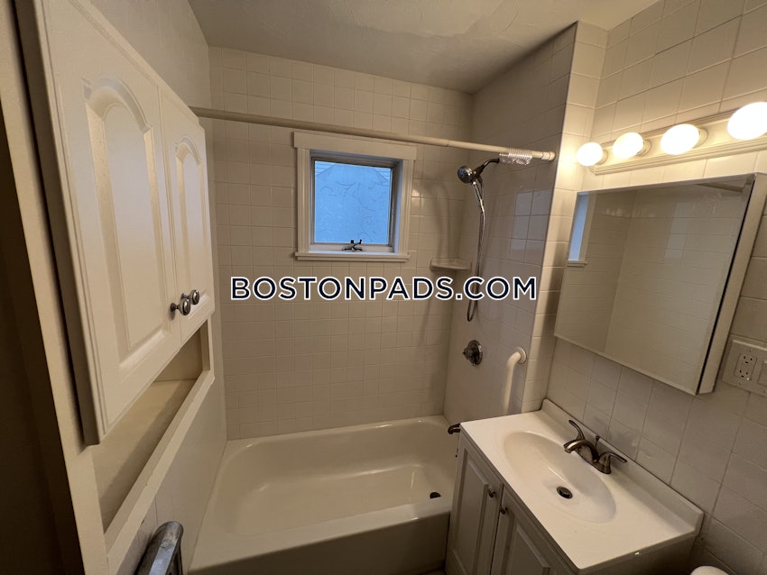 BOSTON - BRIGHTON - OAK SQUARE - 3 Beds, 1 Bath - Image 26