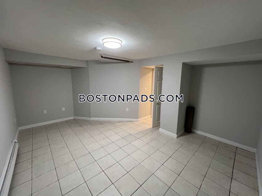 BOSTON - BRIGHTON - OAK SQUARE - 3 Beds, 1 Bath - Image 24