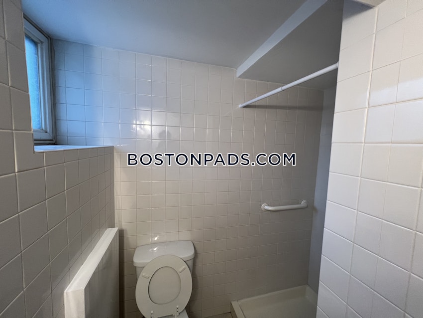 BOSTON - BRIGHTON - OAK SQUARE - 3 Beds, 1 Bath - Image 25