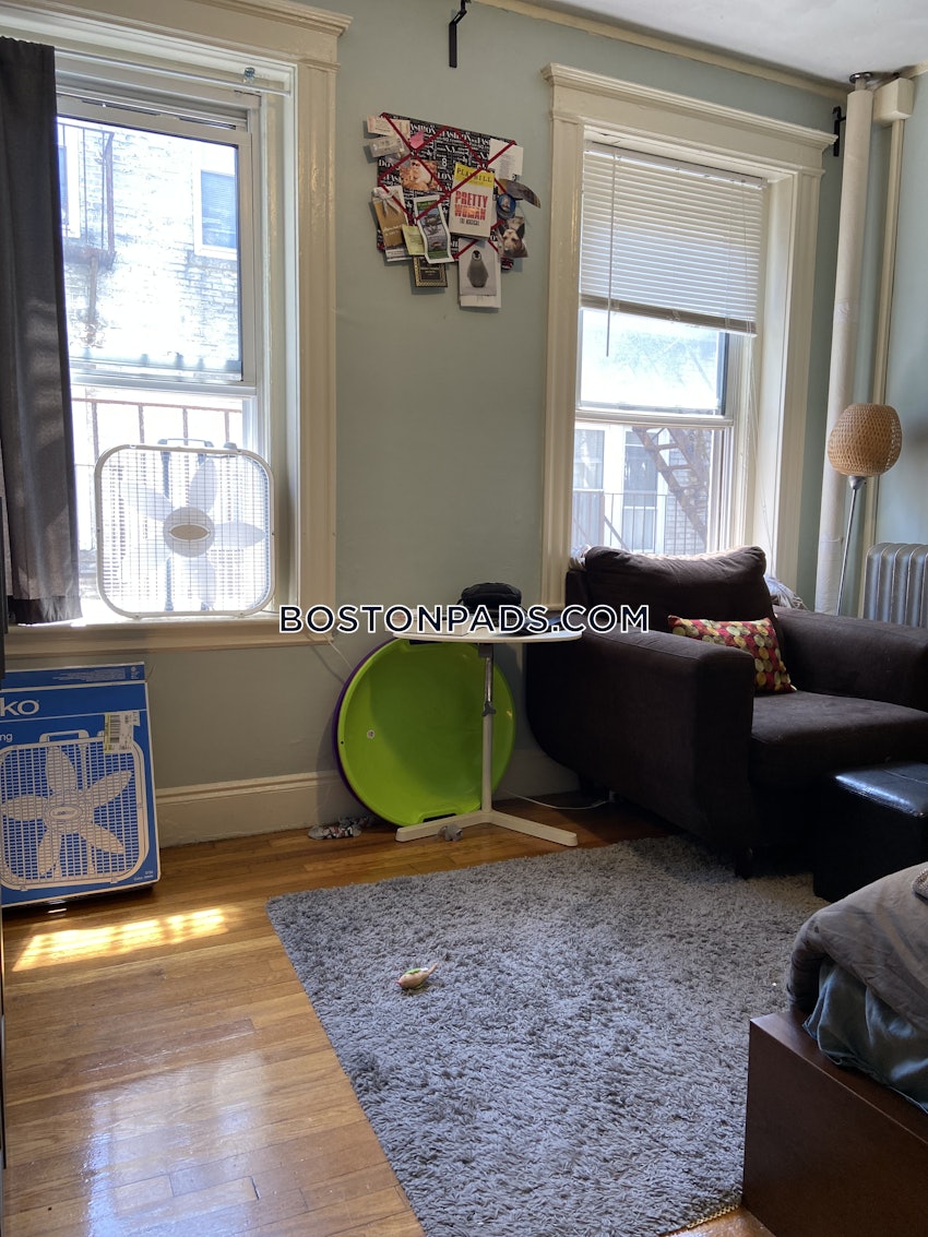 BOSTON - FENWAY/KENMORE - 1 Bed, 1 Bath - Image 4