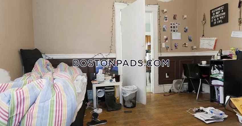 BOSTON - BRIGHTON- WASHINGTON ST./ ALLSTON ST. - 5 Beds, 2 Baths - Image 1