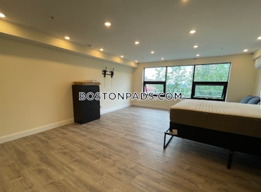 Boston - 0 Beds, 1 Baths