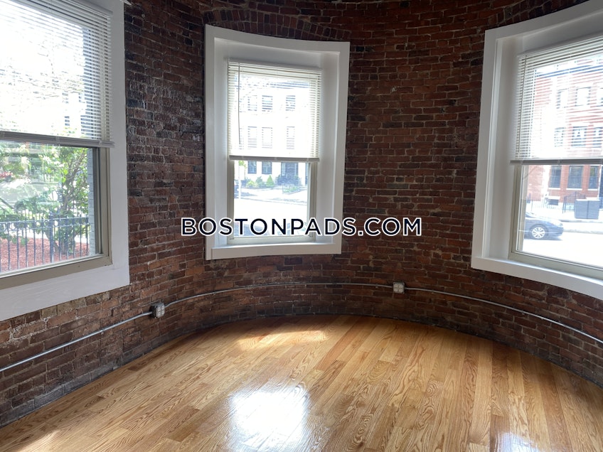 Boston - $4,000+ /month