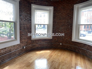 Boston - 2 Beds, 1 Baths