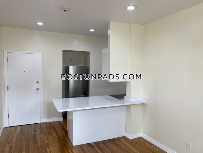 Boston - $4,000+ /mo