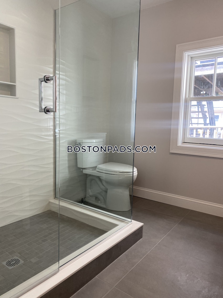 CAMBRIDGE - KENDALL SQUARE - 3 Beds, 2.5 Baths - Image 9