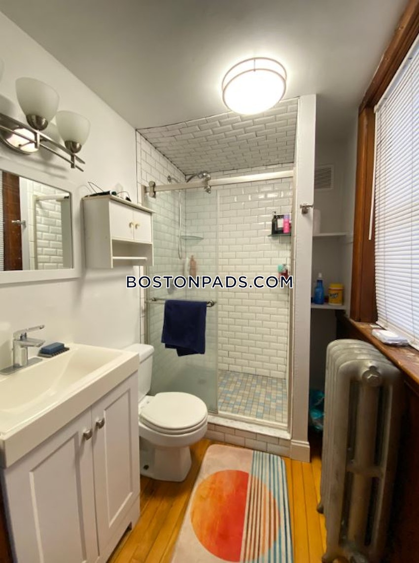 CAMBRIDGE - PORTER SQUARE - 3 Beds, 2 Baths - Image 19