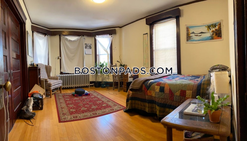 CAMBRIDGE - PORTER SQUARE - 3 Beds, 2 Baths - Image 4