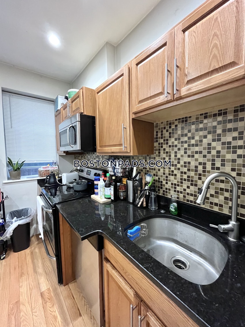 BOSTON - BEACON HILL - 1 Bed, 1 Bath - Image 1