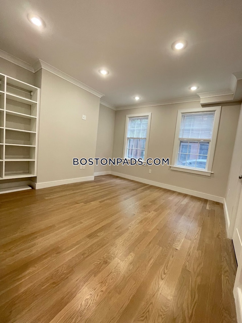 BOSTON - BAY VILLAGE - 1 Bed, 1 Bath - Image 4