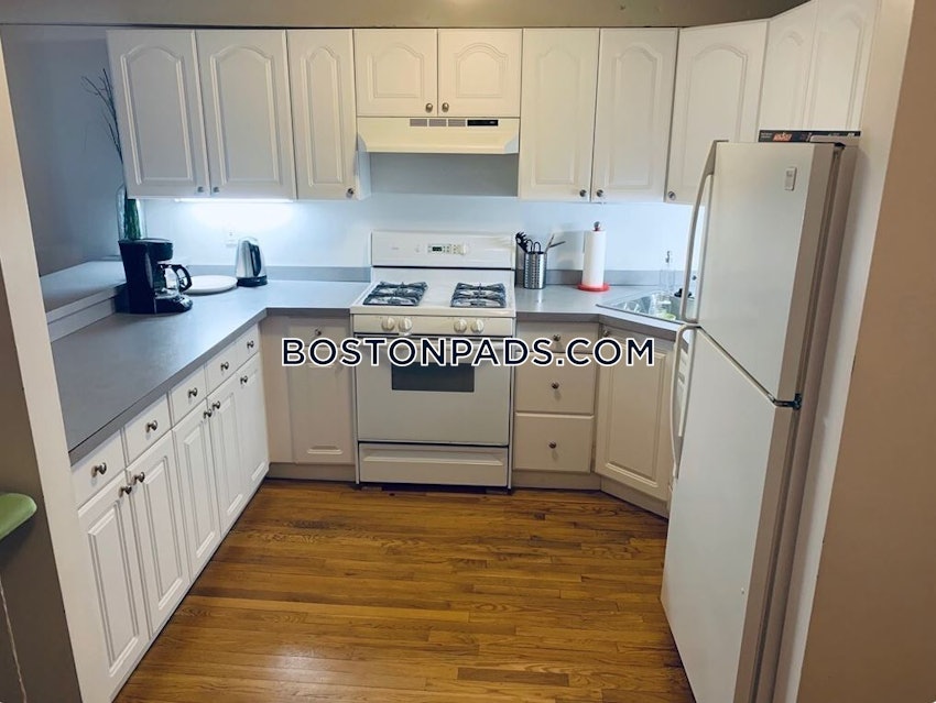 BOSTON - BAY VILLAGE - 2 Beds, 1 Bath - Image 2