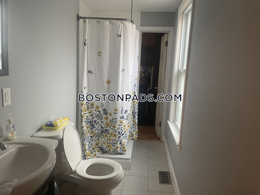 BOSTON - MISSION HILL - 3 Beds, 2 Baths - Image 39