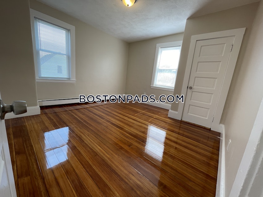 QUINCY - NORTH QUINCY - 3 Beds, 1 Bath - Image 9