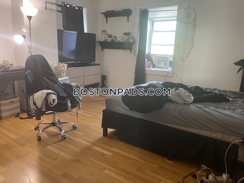 BOSTON - MISSION HILL - 3 Beds, 2 Baths - Image 17
