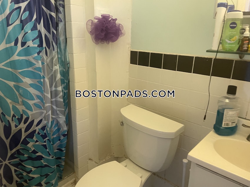 BOSTON - MISSION HILL - 3 Beds, 2 Baths - Image 2