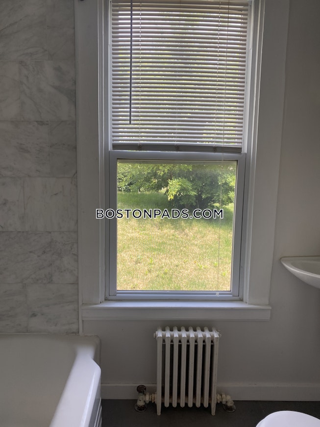 Somerville - $5,900+ /mo