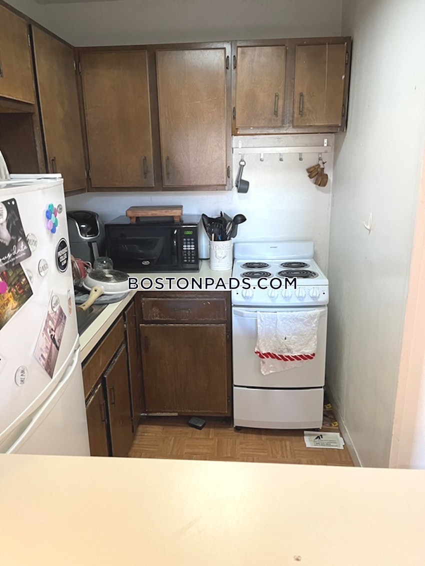 BOSTON - BACK BAY - 2 Beds, 1 Bath - Image 2