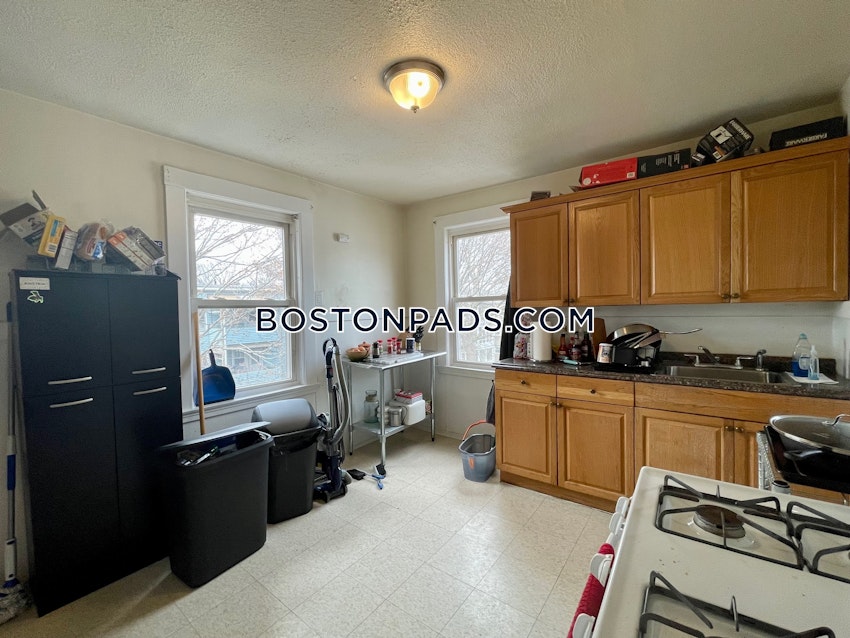 BOSTON - BRIGHTON - OAK SQUARE - 3 Beds, 1 Bath - Image 8