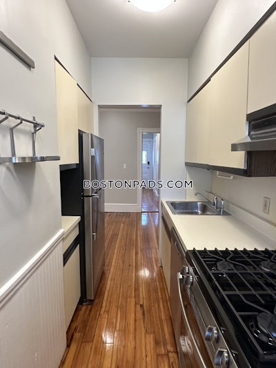 Somerville 3 Beds Somerville / Davis Square  Davis Square - $4,600 No Fee