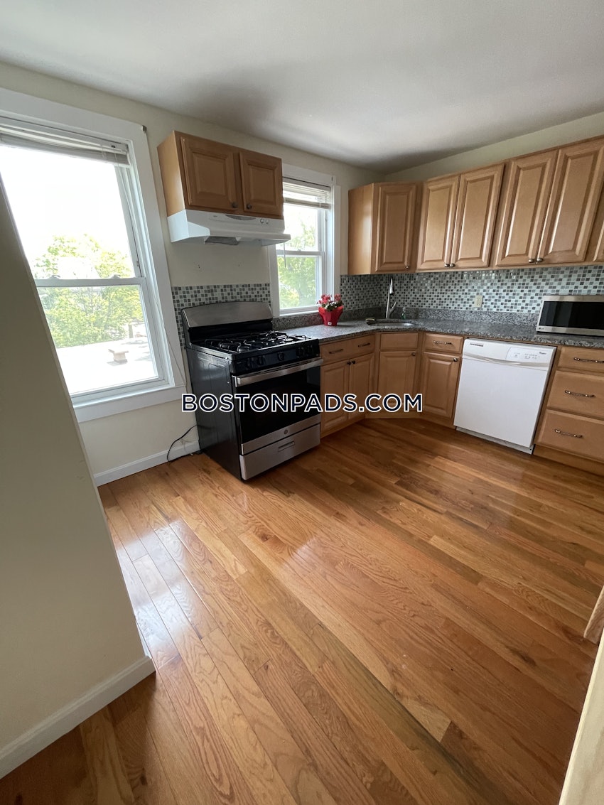 BROOKLINE - CHESTNUT HILL - 3 Beds, 2 Baths - Image 14