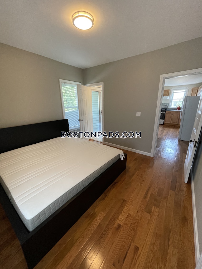 BROOKLINE - CHESTNUT HILL - 3 Beds, 2 Baths - Image 11