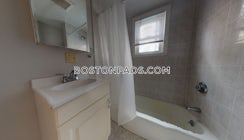 Massachusetts Ave/>, Cambridge