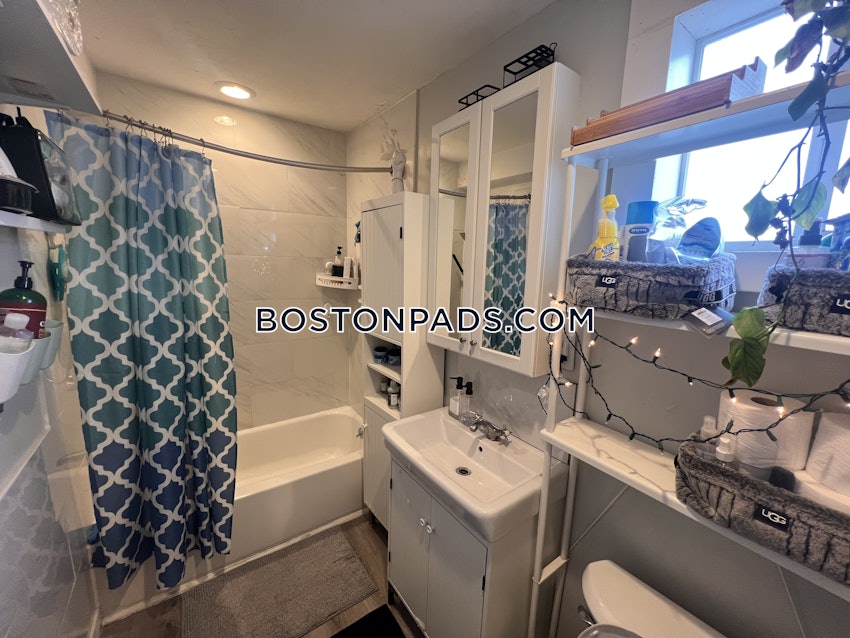 BOSTON - EAST BOSTON - DAY SQ - 3 Beds, 1 Bath - Image 5