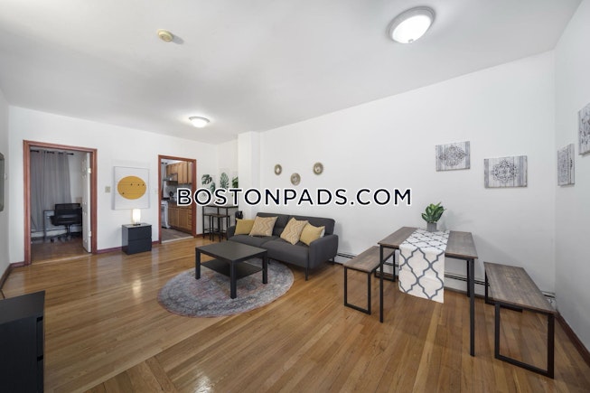 Boston - $3,200+ /mo