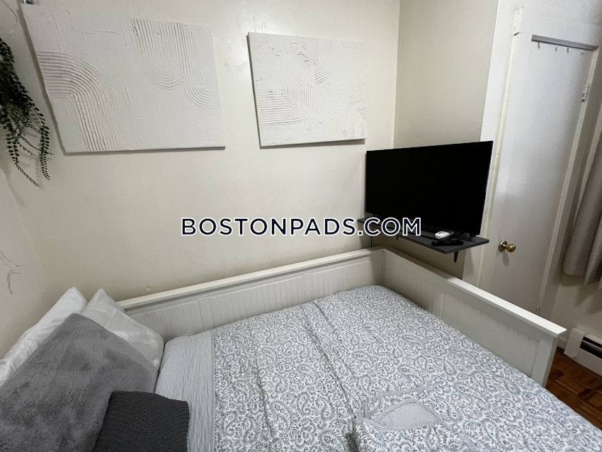 BOSTON - MISSION HILL - 3 Beds, 1 Bath - Image 41
