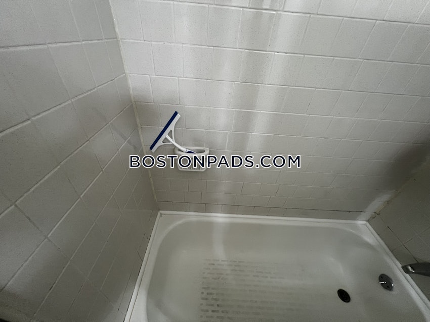 BOSTON - MISSION HILL - 3 Beds, 1 Bath - Image 68