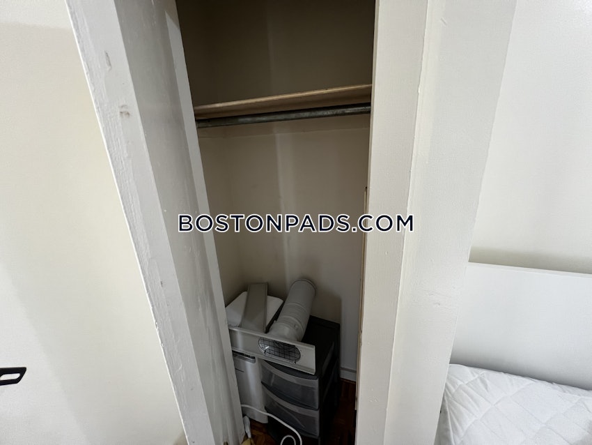 BOSTON - MISSION HILL - 3 Beds, 1 Bath - Image 35
