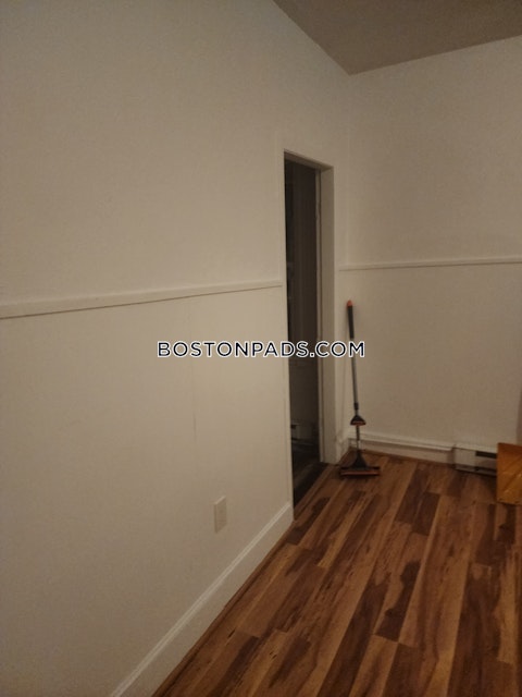 Everett St. Boston photo 8