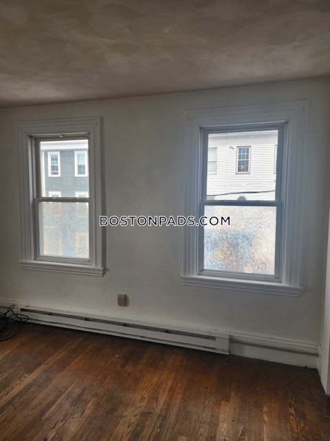 Everett St. Boston photo 7