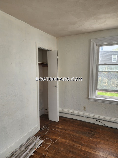 Everett St. Boston photo 6