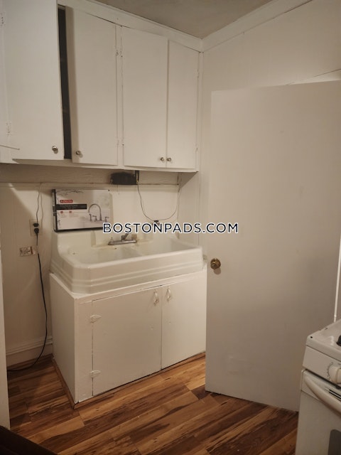 Everett St. Boston photo 4