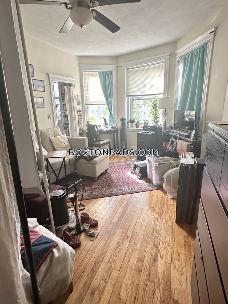 Commonwealth Ave., Boston