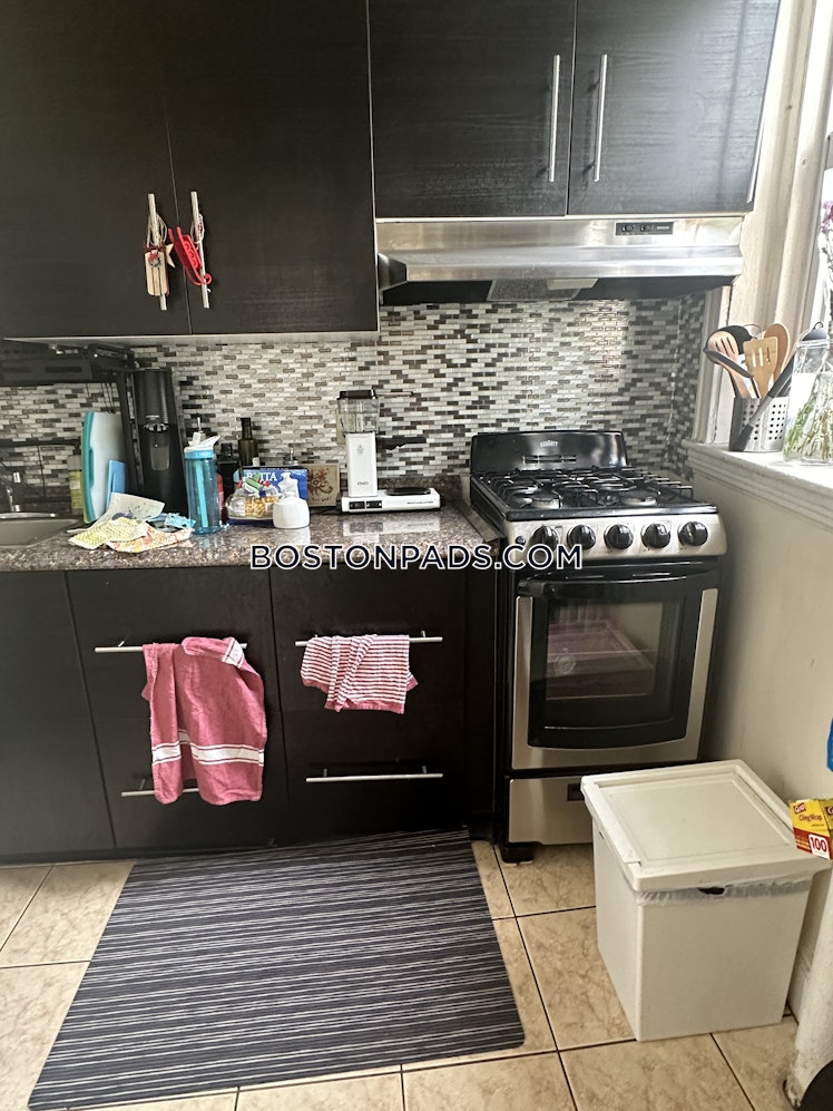 Commonwealth Ave., Boston