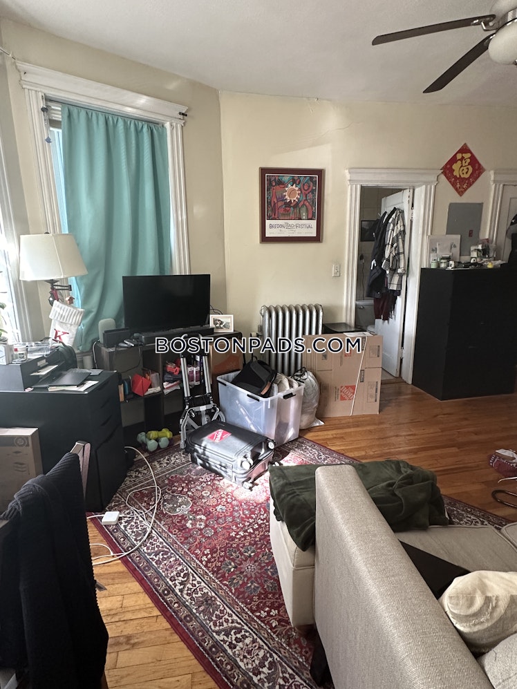 Commonwealth Ave., Boston