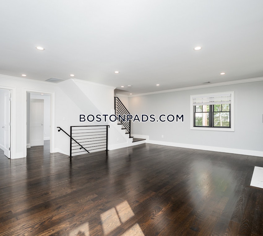 BROOKLINE - CHESTNUT HILL - 6 Beds, 3 Baths - Image 9