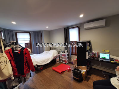 Cambridge /3 Beds 2 Baths  Central Square/cambridgeport - $4,650 No Fee